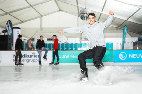 Die Vorbereitungen für die neue Eissaison der Neubrandenburger Stadtwerke hat begonnen.
