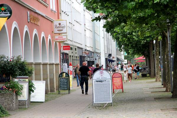 Shoppen, Schlemmen, Genieen - neue Veranstaltungsreihe in der Neubrandenburger Innenstadt
